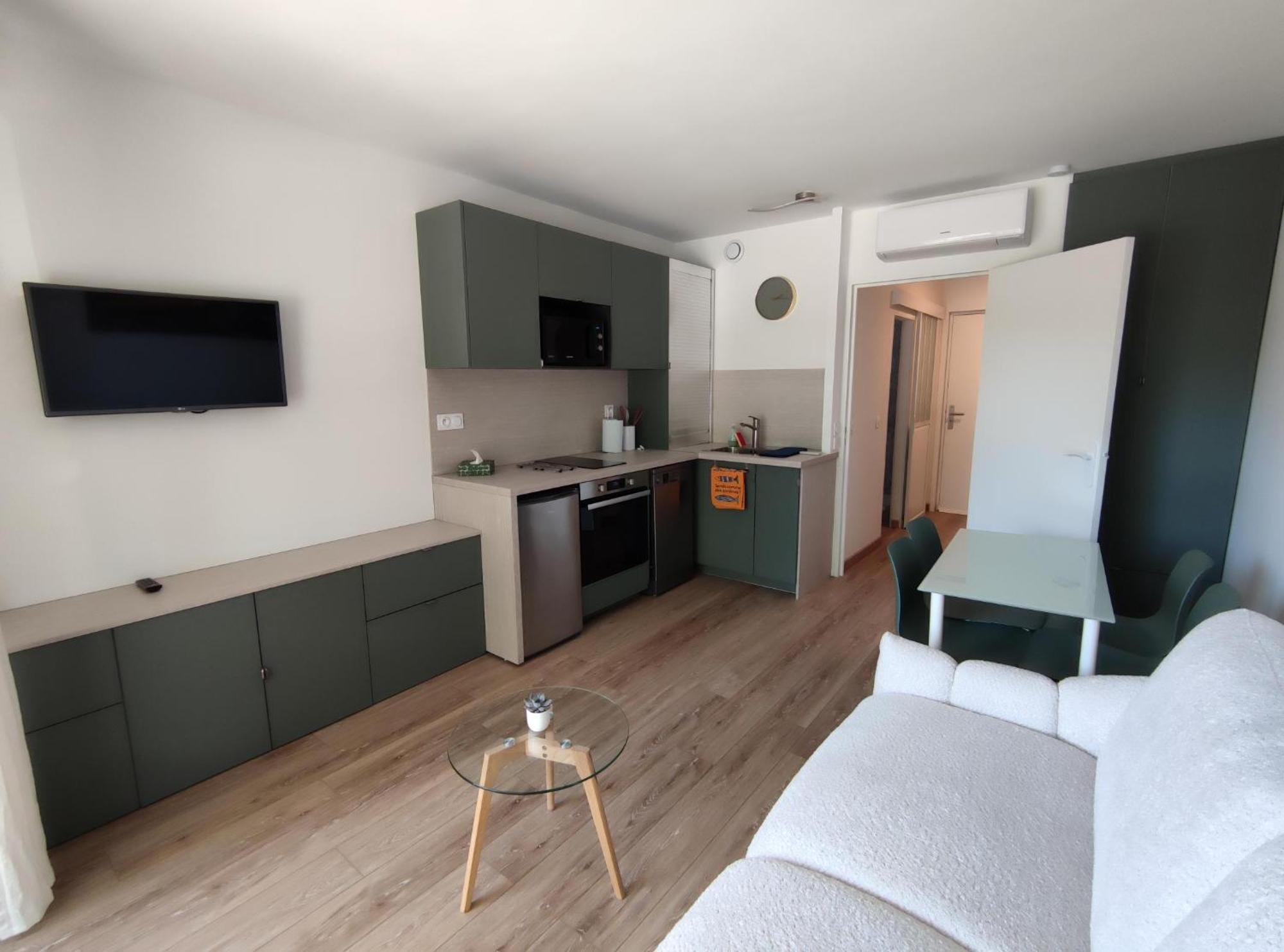 Studio Avec Parking Centre-ville Face A La Gare Plage & Commerces * Arcachon